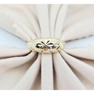 Beautiful 14K Karat Solid Yellow Gold Designer Diamond Cut Ring - Size 6.75